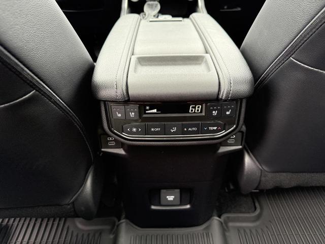Photo of 2024 Celestial Silver Metallic Toyota Grand Highlander