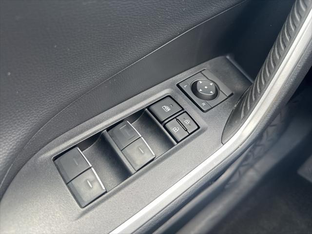 Photo of 2024 White Toyota RAV4 Hybrid
