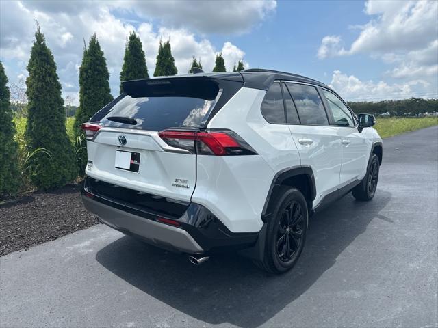 Photo of 2024 White Toyota RAV4 Hybrid