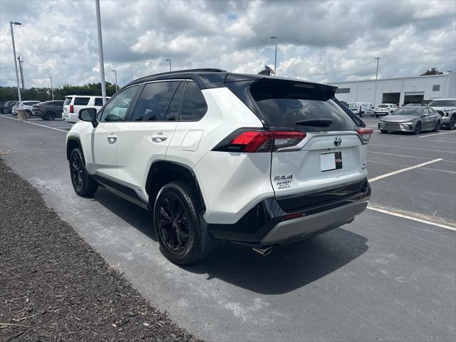 Photo of 2024 White Toyota RAV4 Hybrid