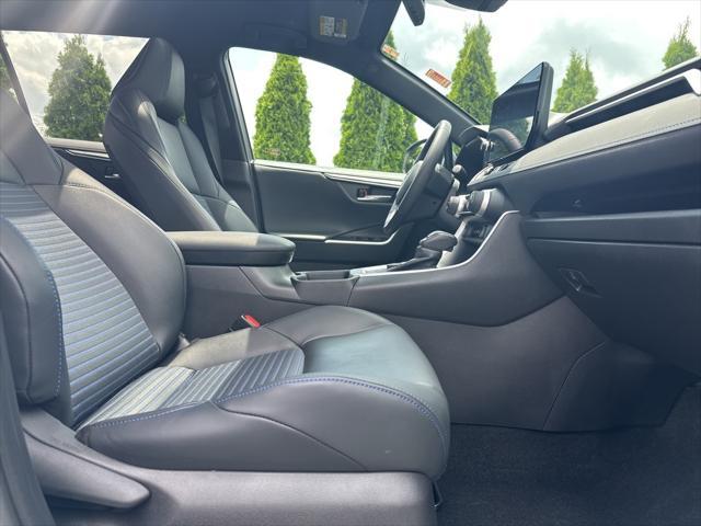 Photo of 2024 White Toyota RAV4 Hybrid