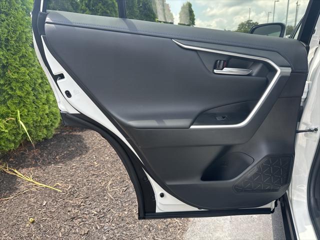 Photo of 2024 White Toyota RAV4 Hybrid