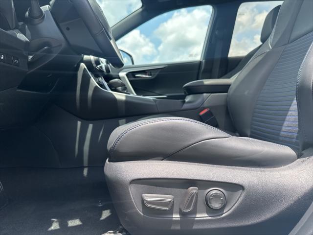 Photo of 2024 White Toyota RAV4 Hybrid