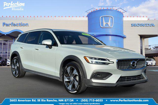 2022 Volvo V60 Cross Country