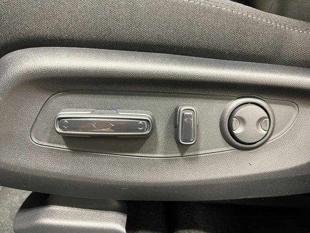Photo of 2026 Platinum White Pearl Honda CR-V