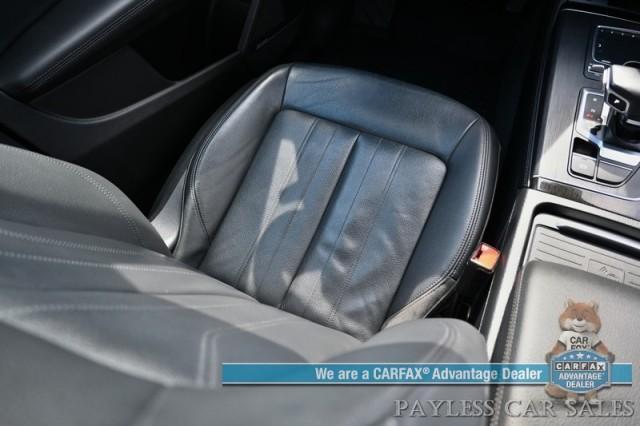 Photo of 2020 Daytona Gray Pearl Effect Audi Q5 e