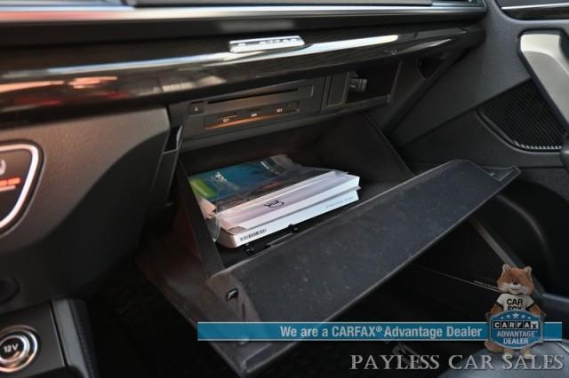 Photo of 2020 Daytona Gray Pearl Effect Audi Q5 e
