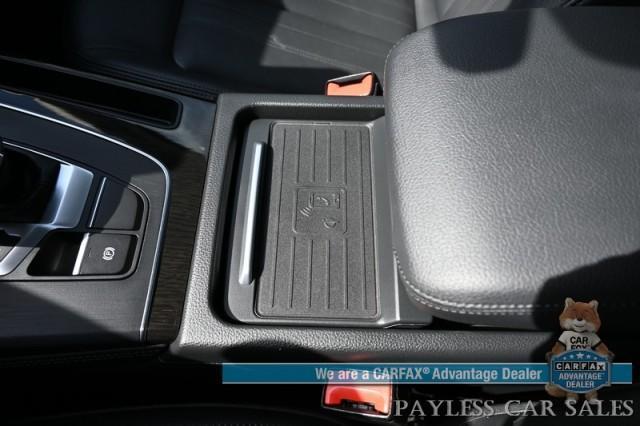 Photo of 2020 Daytona Gray Pearl Effect Audi Q5 e