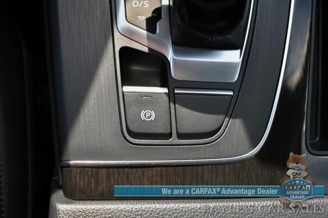 Photo of 2020 Daytona Gray Pearl Effect Audi Q5 e