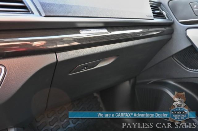 Photo of 2020 Daytona Gray Pearl Effect Audi Q5 e