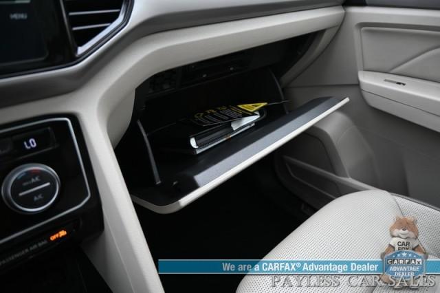 Photo of 2021 Deep Black Pearl Effect Volkswagen Atlas