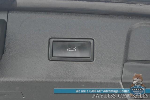 Photo of 2021 Deep Black Pearl Effect Volkswagen Atlas
