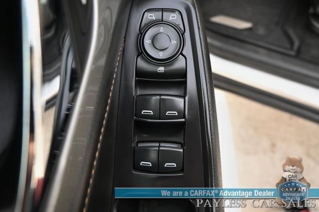 Photo of 2021 Silver Ice Metallic Chevrolet Traverse