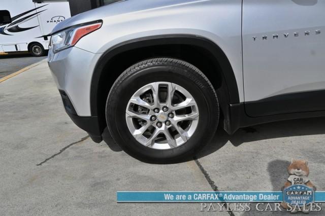 Photo of 2021 Silver Ice Metallic Chevrolet Traverse