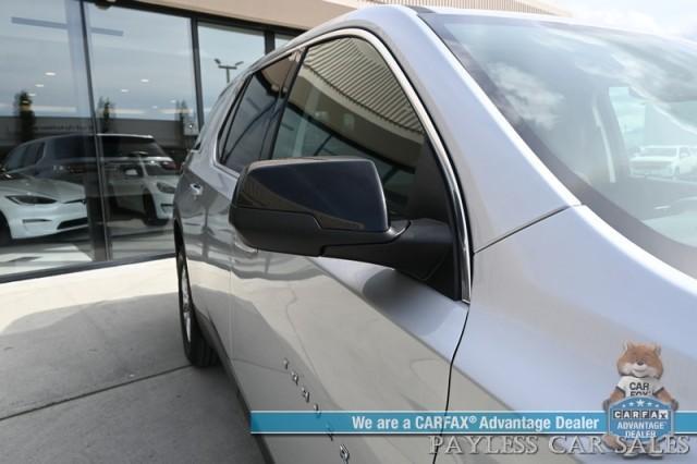 Photo of 2021 Silver Ice Metallic Chevrolet Traverse