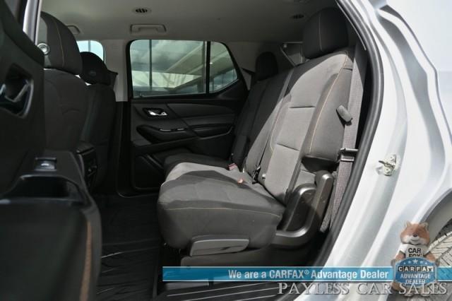 Photo of 2021 Silver Ice Metallic Chevrolet Traverse