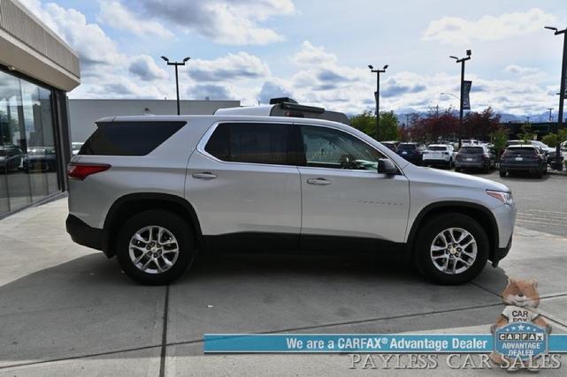 Photo of 2021 Silver Ice Metallic Chevrolet Traverse