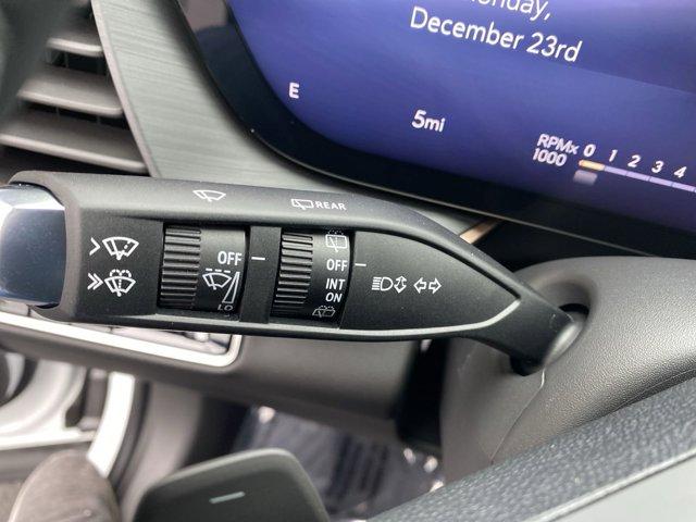 Photo of 2025 Summit White Buick Envision