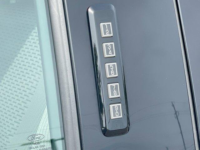 Photo of 2017 Oxford White Ford F-150