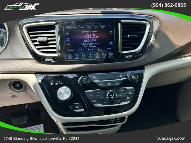 Photo of 2017 Tusk White Chrysler Pacifica