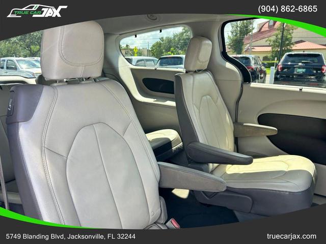Photo of 2017 Tusk White Chrysler Pacifica