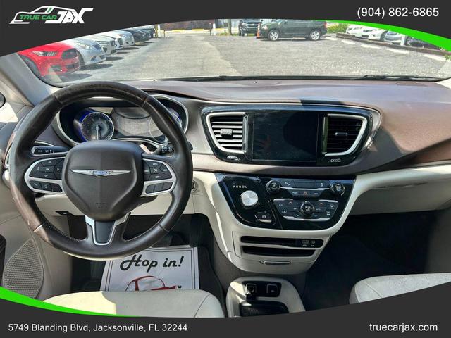 Photo of 2017 Tusk White Chrysler Pacifica