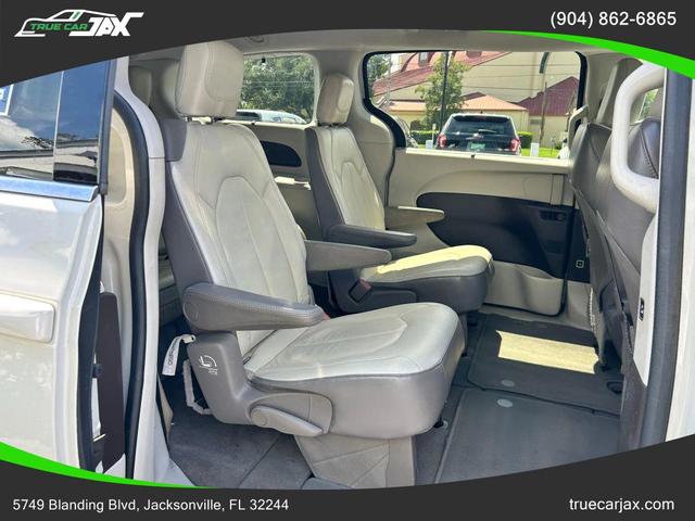 Photo of 2017 Tusk White Chrysler Pacifica