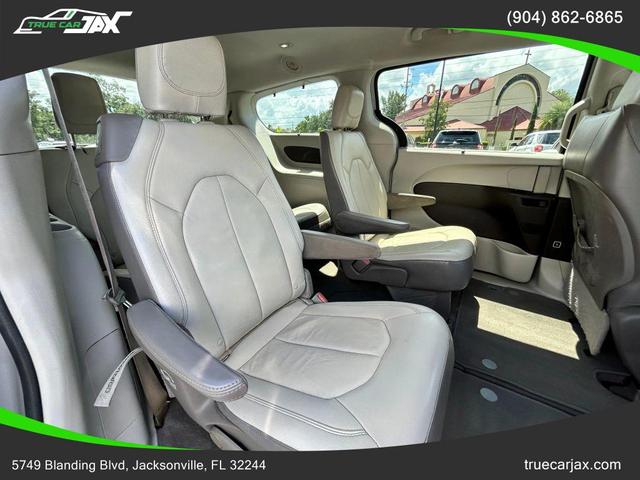 Photo of 2017 Tusk White Chrysler Pacifica