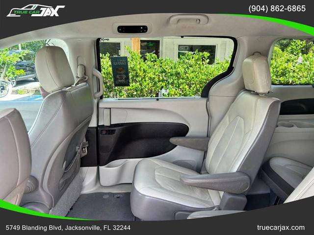 Photo of 2017 Tusk White Chrysler Pacifica