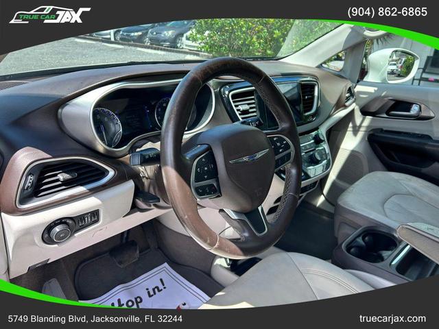 Photo of 2017 Tusk White Chrysler Pacifica