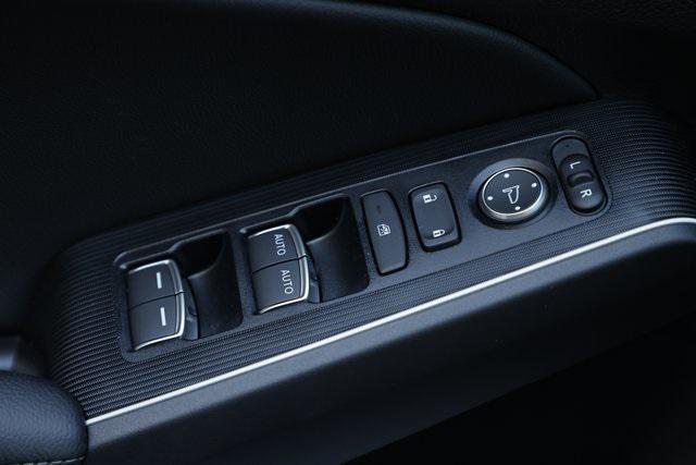Photo of 2025 Platinum White Honda Civic Hybrid