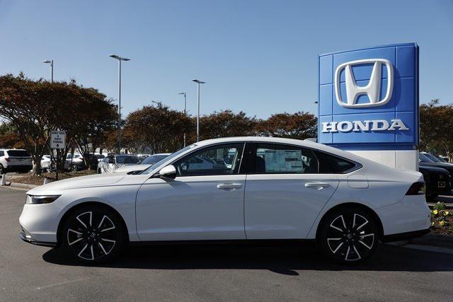 Photo of 2025 Platinum White Honda Accord Hybrid