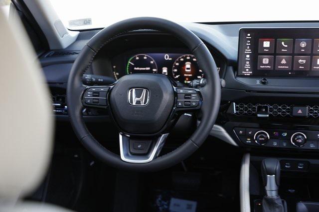 Photo of 2025 Platinum White Honda Accord Hybrid