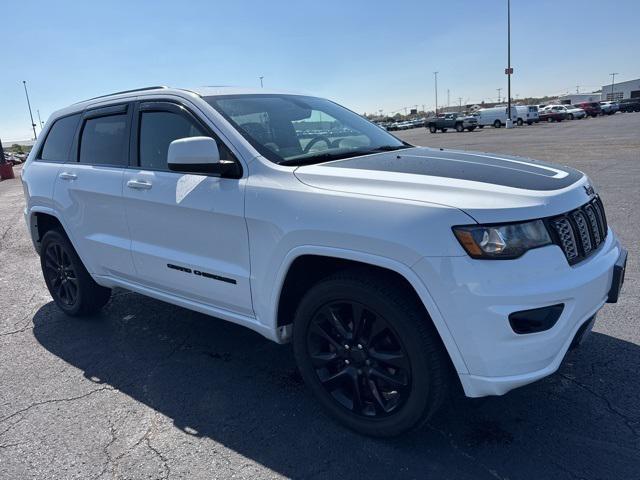 Photo of 2019 Bright White Clearcoat Jeep Grand Cherokee