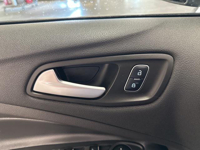 Photo of 2019 Magnetic Metallic Ford Escape
