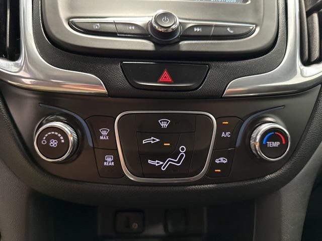 Photo of 2018 Silver Ice Metallic Chevrolet Equinox