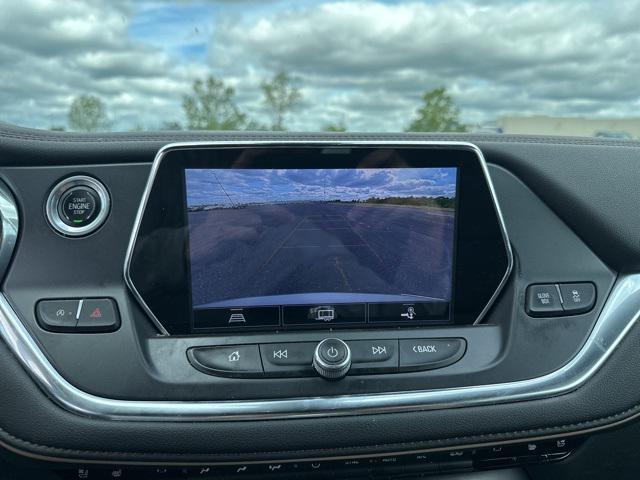 Photo of 2022 Silver Ice Metallic Chevrolet Blazer