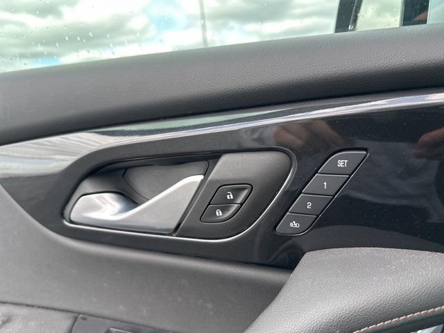 Photo of 2022 Silver Ice Metallic Chevrolet Blazer