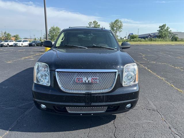 Photo of 2007 Onyx Black GMC Yukon