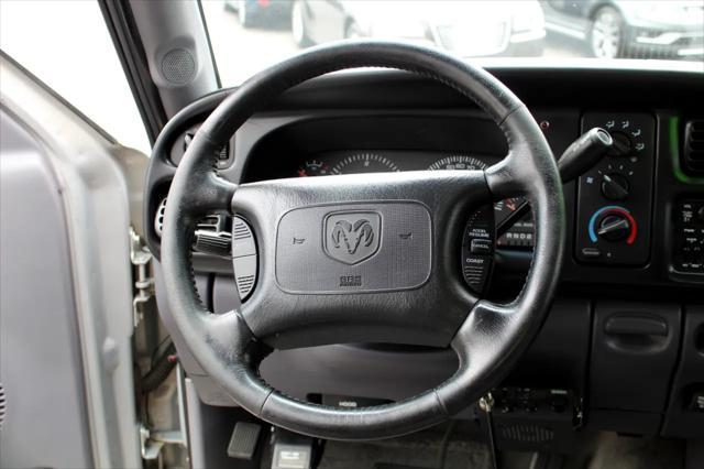 Photo of 2000 Silver Dodge Ram 2500