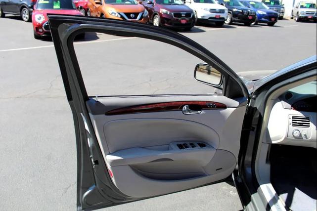 Photo of 2006 Sharkskin Buick Lucerne
