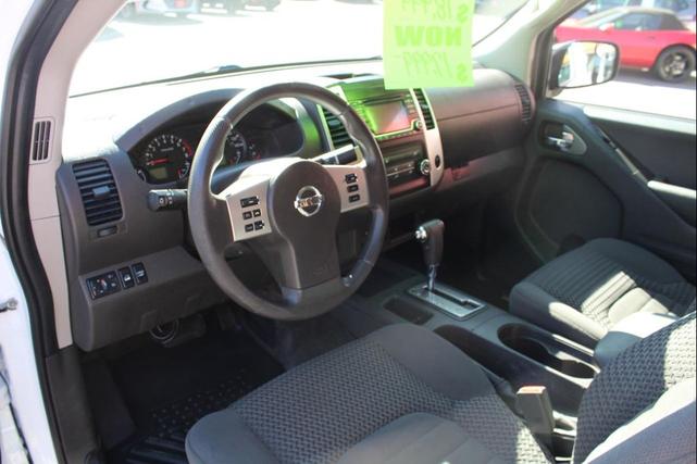 Photo of 2018 Glacier White Nissan Frontier
