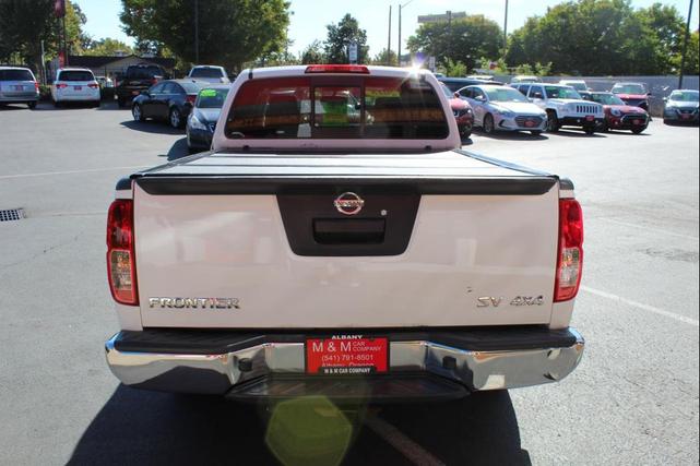 Photo of 2018 Glacier White Nissan Frontier