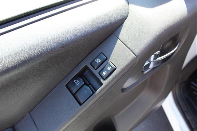 Photo of 2018 Glacier White Nissan Frontier