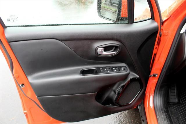 Photo of 2017 Omaha Orange Jeep Renegade