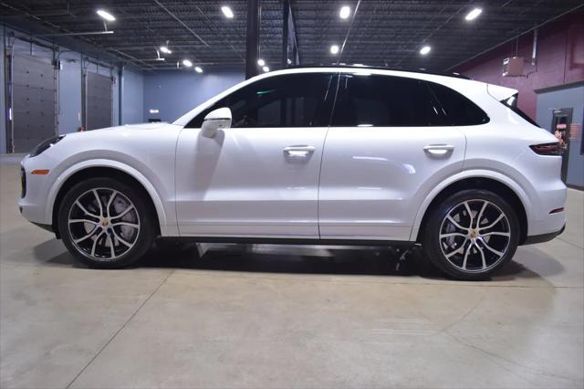 Photo of 2023 White Porsche Cayenne