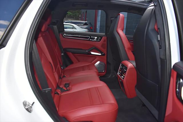 Photo of 2023 White Porsche Cayenne