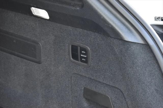 Photo of 2023 White Porsche Cayenne