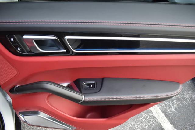 Photo of 2023 White Porsche Cayenne