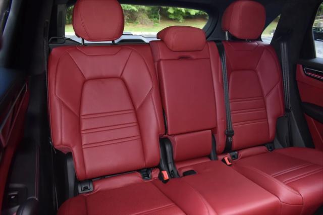 Photo of 2023 White Porsche Cayenne